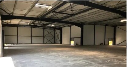 Retail in Anse for lease Interior Photo- Image 1 of 2