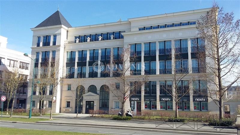 Office in Chessy for lease - Building Photo - Image 3 of 6