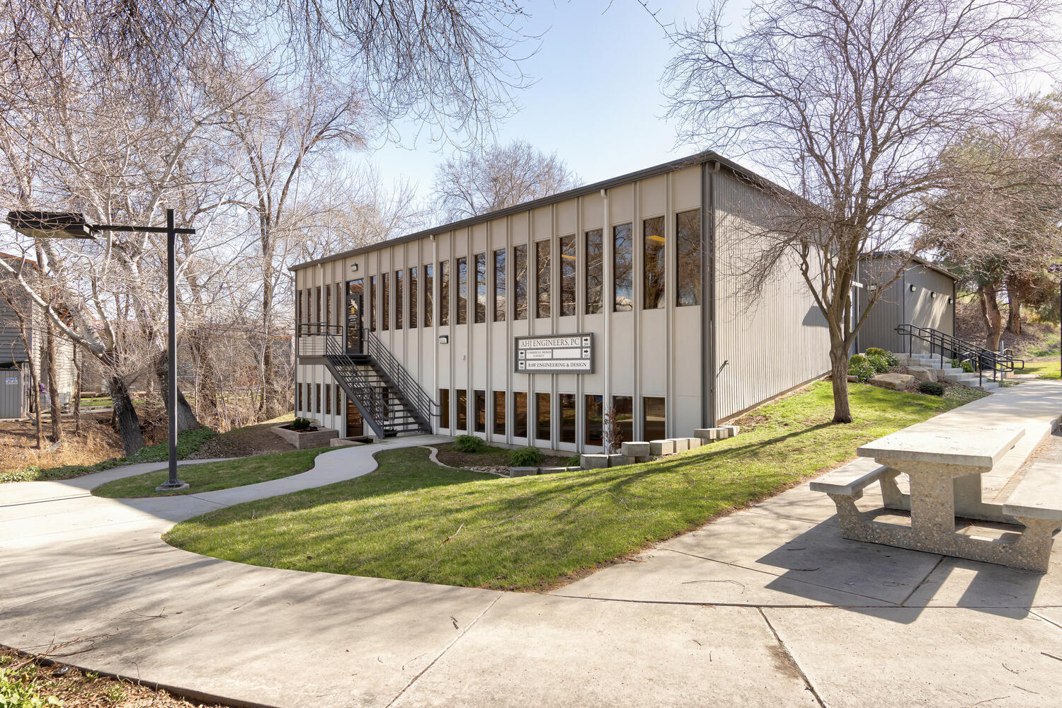 9751 W Chinden Blvd, Garden City, ID for lease Primary Photo- Image 1 of 9