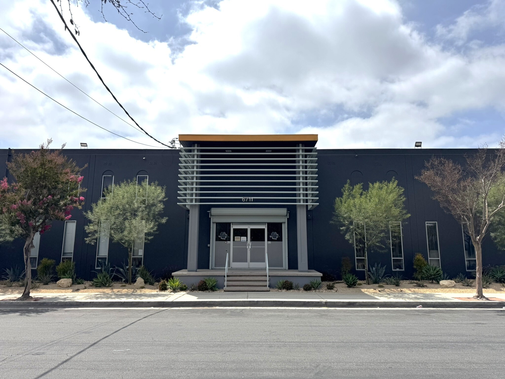 6711 Odessa Ave, Van Nuys, CA for lease Building Photo- Image 1 of 5