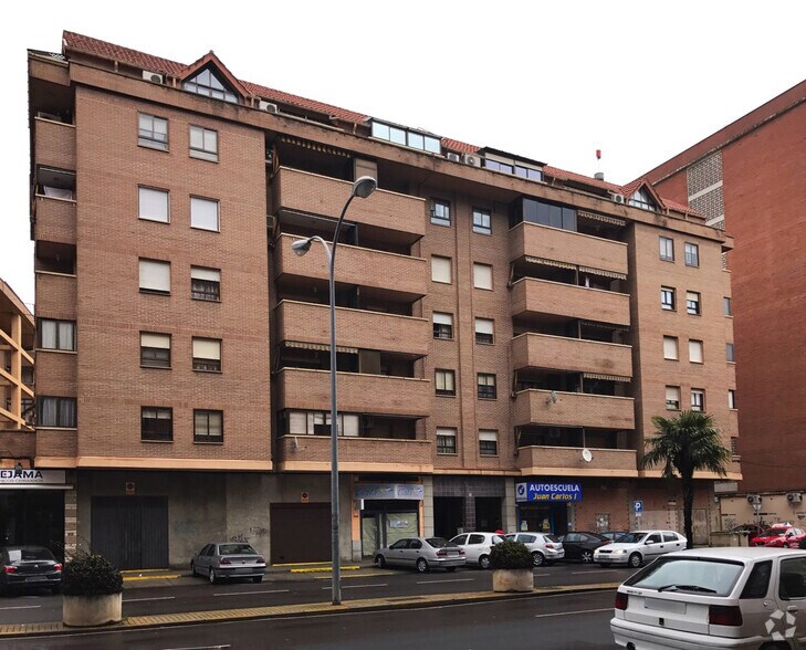Avenida Juan Carlos i, 56, Talavera de la Reina, Toledo à vendre - Photo du bâtiment - Image 2 de 2