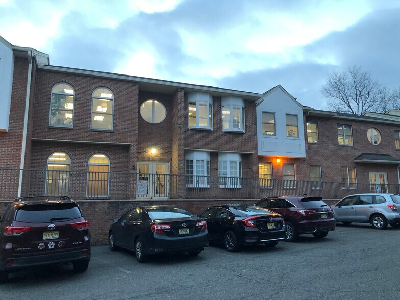 271 US Highway 46, Fairfield, NJ à vendre - Photo du bâtiment - Image 2 de 15