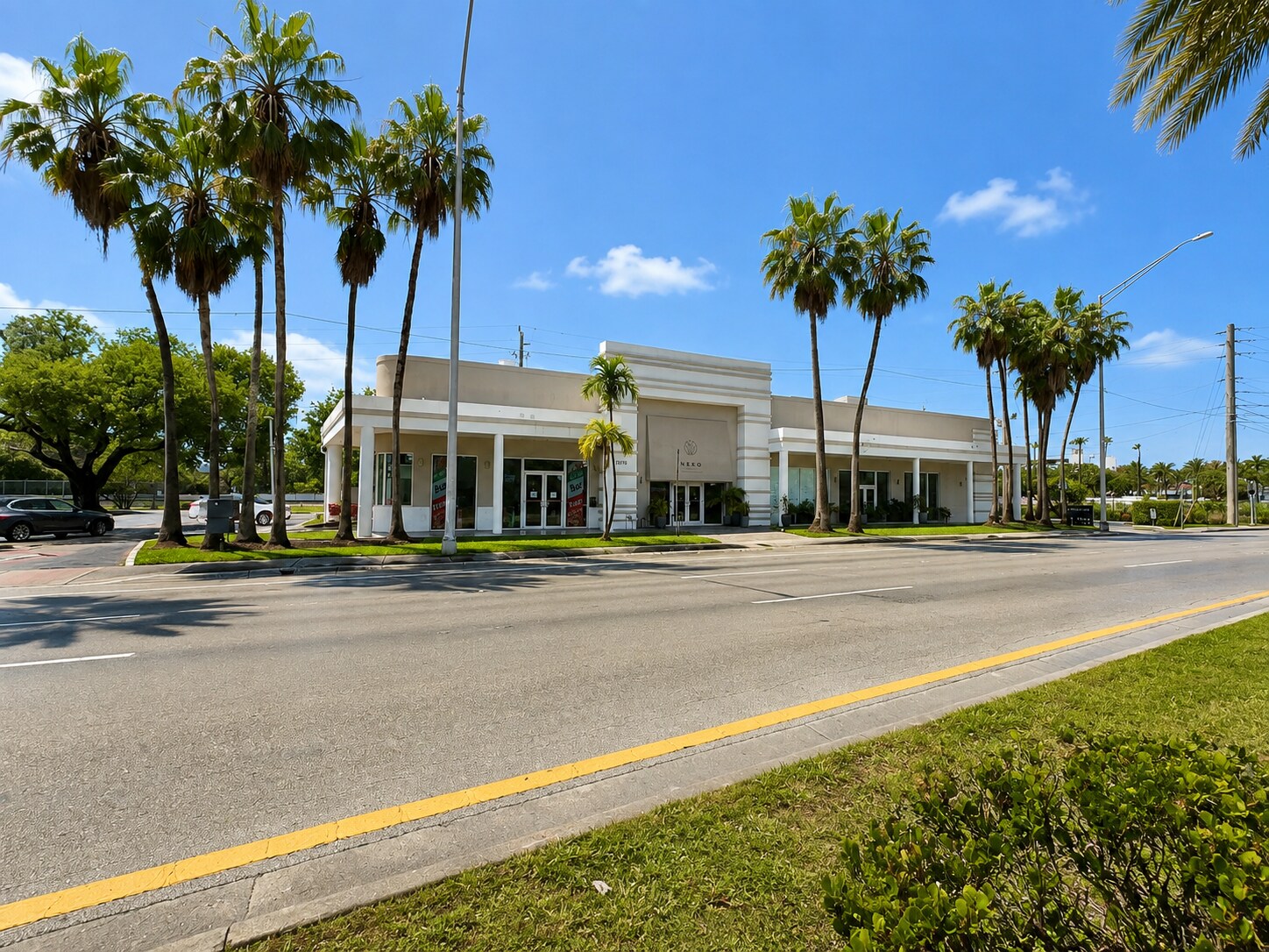13750 Biscayne Blvd, North Miami Beach, FL for lease Building Photo- Image 1 of 20