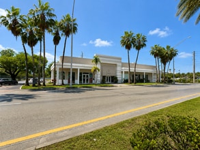13750 Biscayne Blvd, North Miami Beach, FL for lease Building Photo- Image 1 of 20