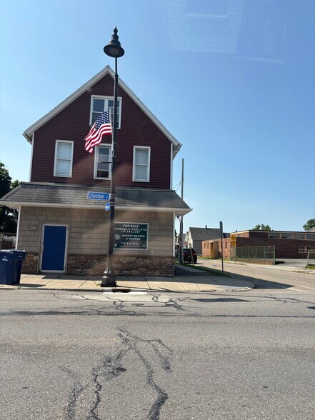 71 Weiss St, Buffalo, NY à vendre - Photo du bâtiment - Image 2 de 5