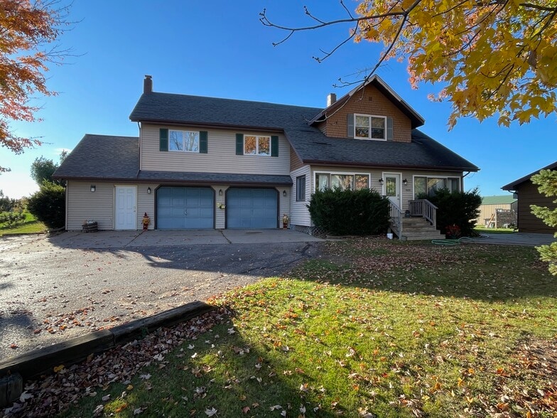 N696 County Highway S, Antigo, WI à vendre - Photo du bâtiment - Image 2 de 40