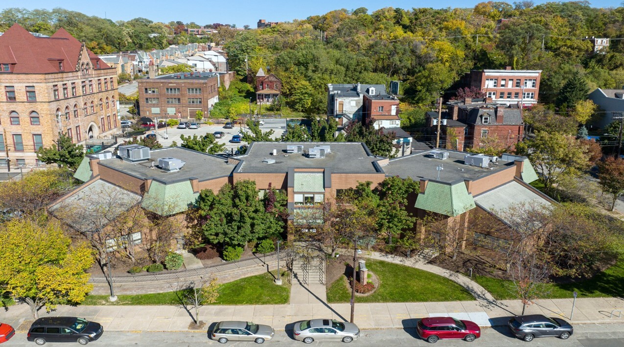 1835 Forbes Ave, Pittsburgh, PA à vendre Photo du bâtiment- Image 1 de 7