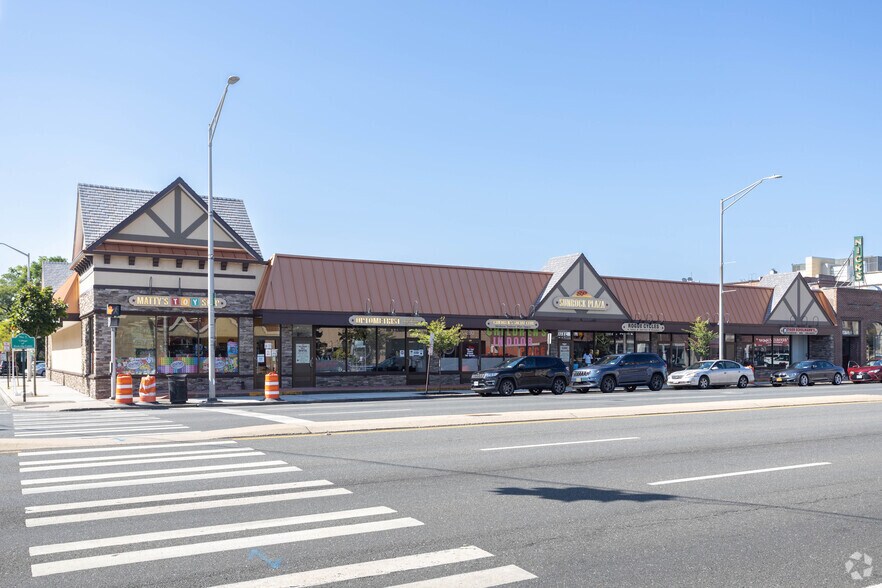 278-284 Sunrise Hwy, Rockville Centre, NY à louer - Photo principale - Image 1 de 10