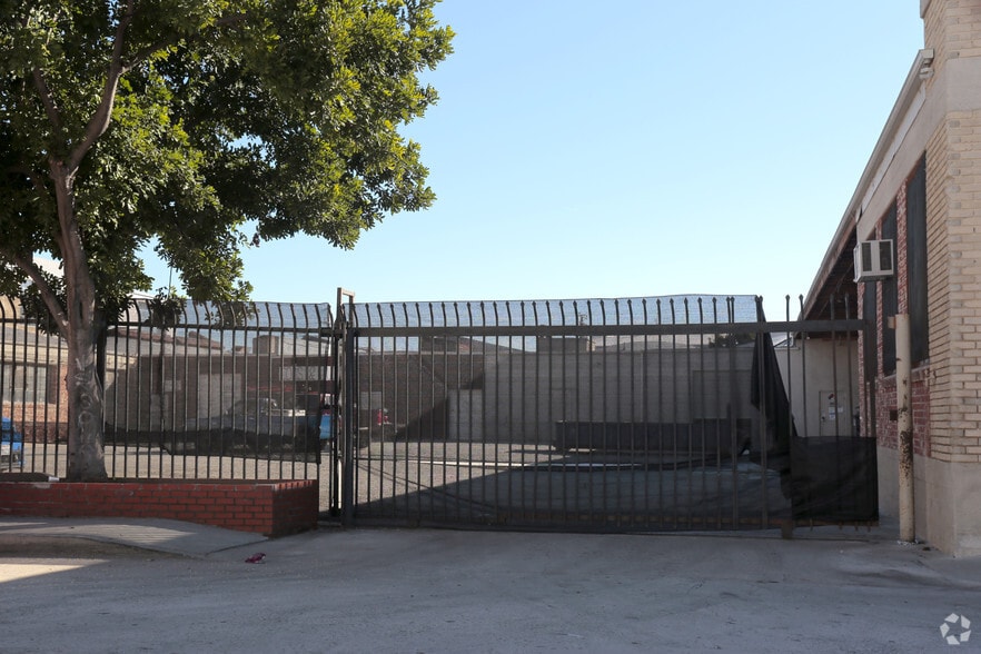 4806 Everett Ave, Vernon, CA for sale - Building Photo - Image 2 of 4