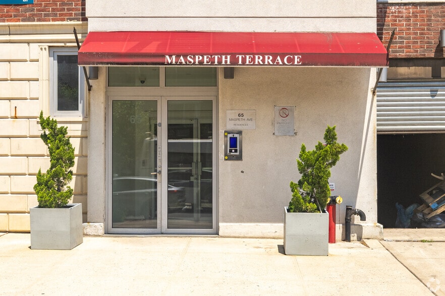 65 Maspeth Ave, Brooklyn, NY for lease - Building Photo - Image 2 of 4