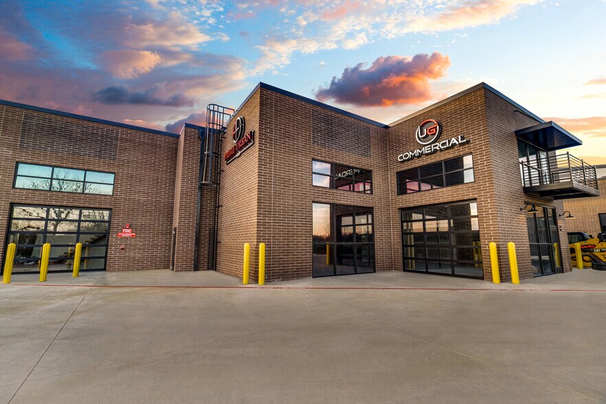 4451 Dale Earnhardt Way, Northlake, TX à louer - Photo du bâtiment - Image 2 de 13