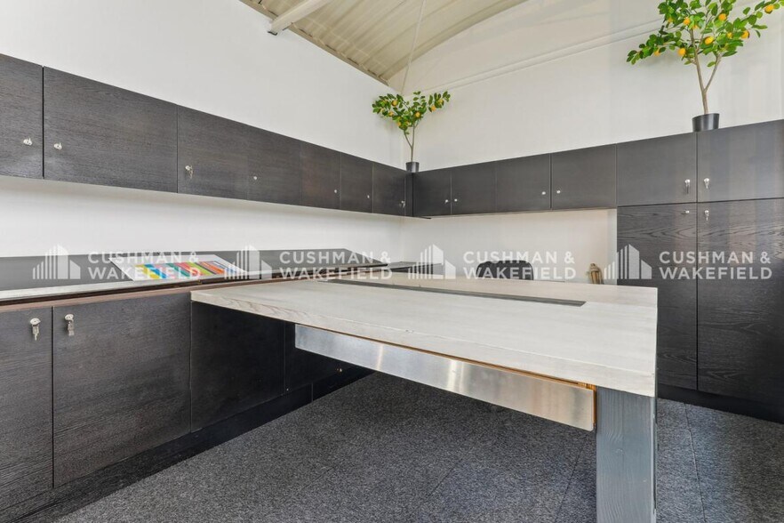 16 Rue Henri Barbusse, Clichy for lease - Building Photo - Image 3 of 14