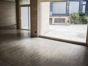 Retail in Olesa de Montserrat, Barcelona for lease Interior Photo- Image 2 of 17