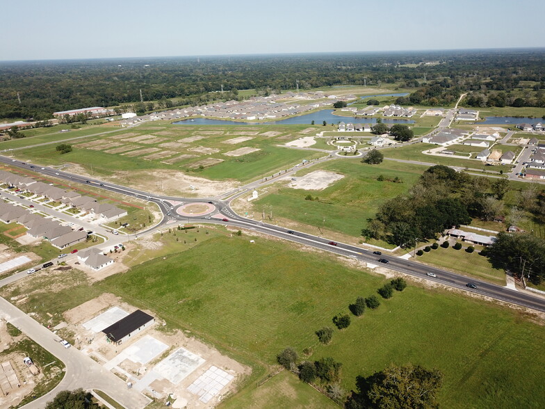 Hwy 44, Gonzales, LA à vendre - Photo du bâtiment - Image 2 de 11