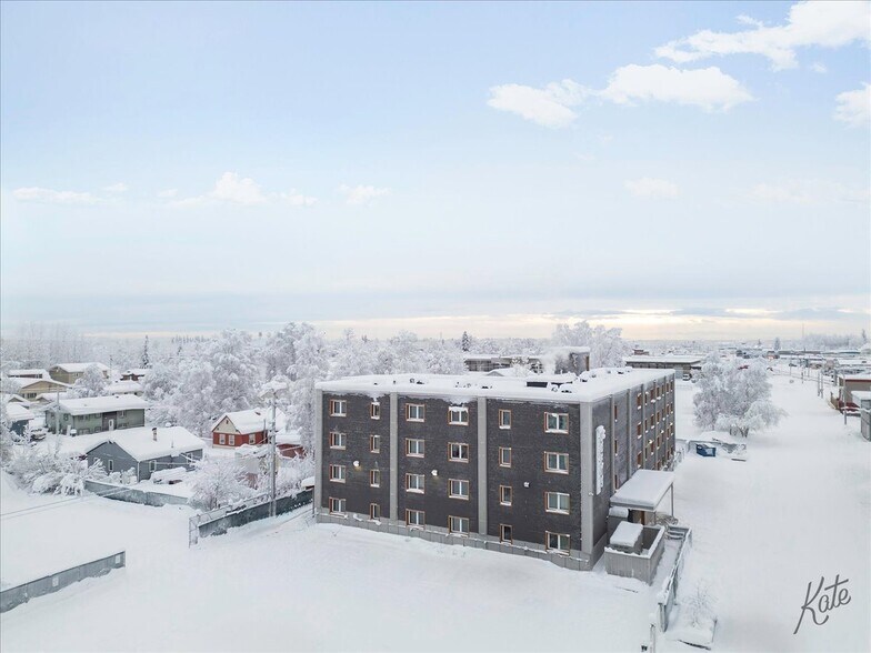1533 Lacey St, Fairbanks, AK à vendre - Photo du bâtiment - Image 2 de 21