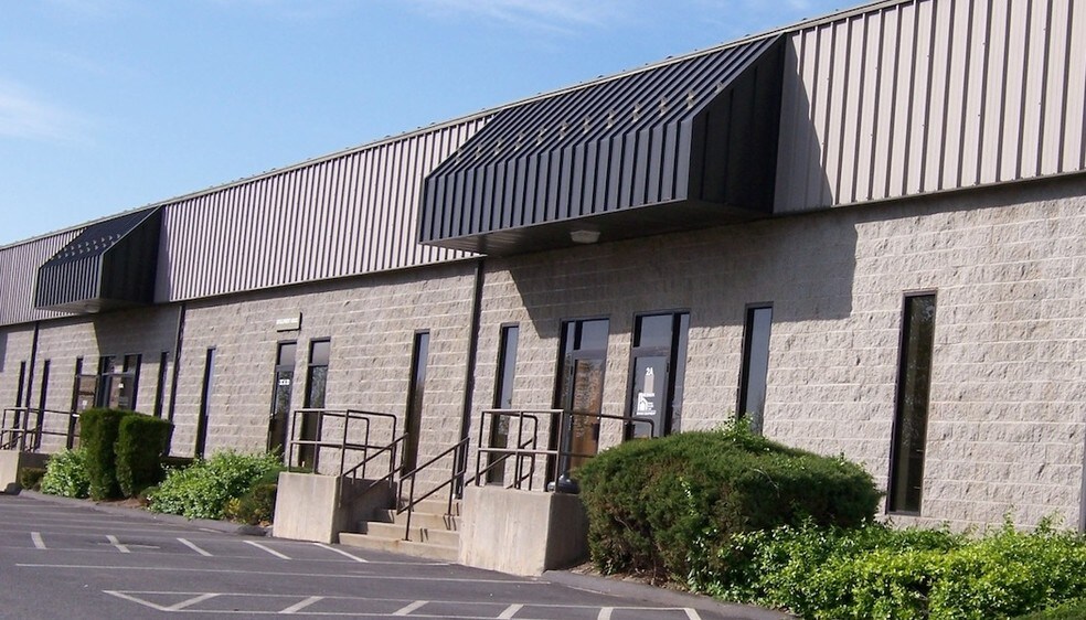 630 Silver St, Agawam, MA à louer - Photo du bâtiment - Image 2 de 7