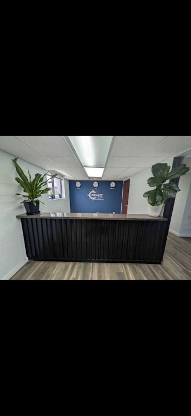 Plus de détails pour 404-406 E Fourth St, Royal Oak, MI - Bureau à louer