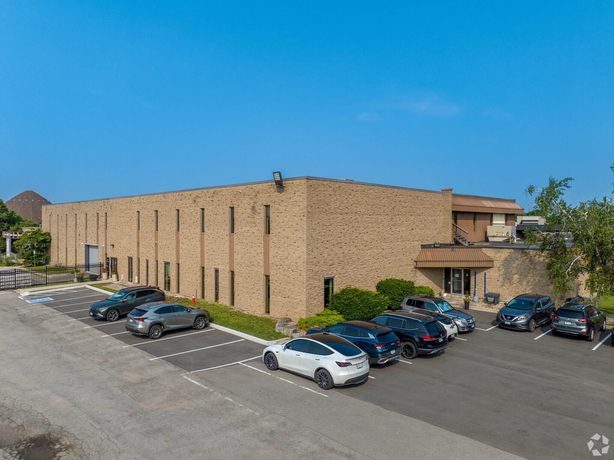 860 Harrington Ct, Burlington, ON for sale Primary Photo- Image 1 of 1