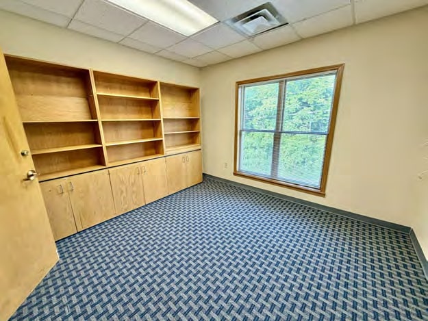 1028 Old Cedar Bluff Rd, Knoxville, TN for lease - Interior Photo - Image 2 of 3