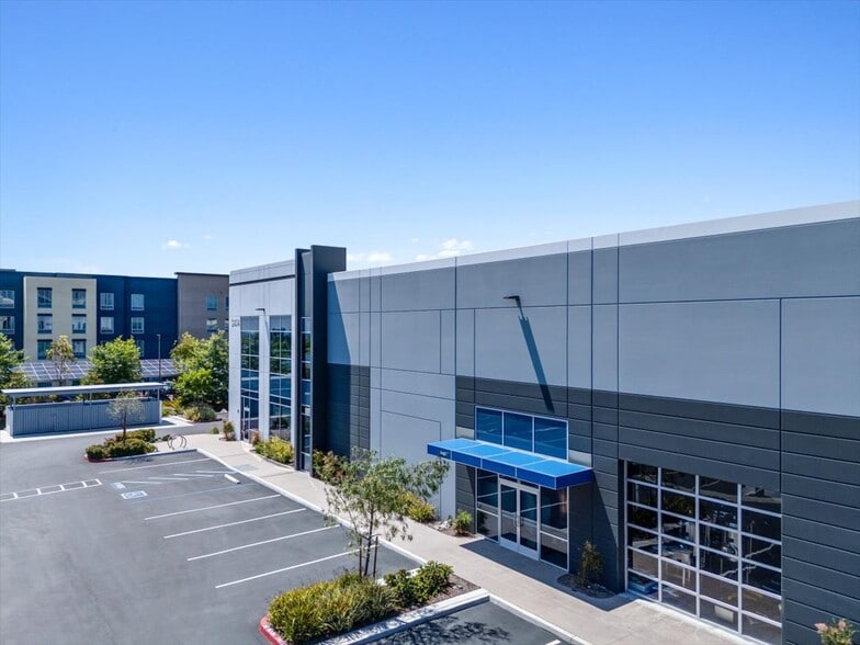 2434 Fenton St, Chula Vista, CA for sale - Building Photo - Image 3 of 16