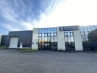 Plus de détails pour Local d'activités à louer