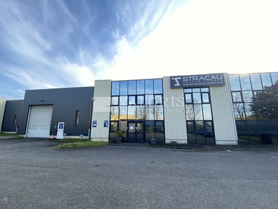 Flex in Genas for lease Building Photo- Image 1 of 5