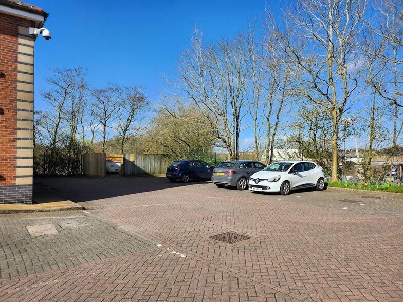 Units 3-6 Whittle Court, Town Rd, Stoke On Trent à vendre - Photo du bâtiment - Image 2 de 7