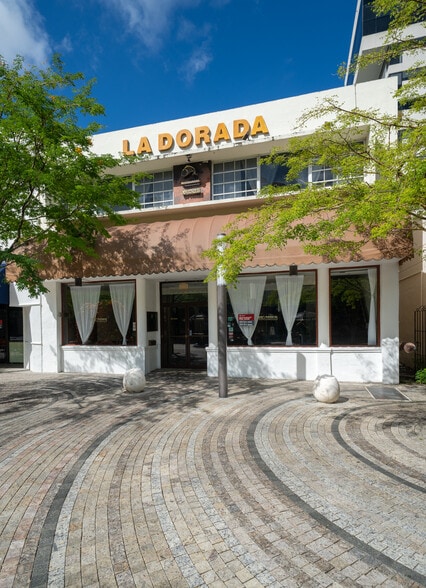 177 Giralda Ave, Coral Gables, FL for lease - Primary Photo - Image 1 of 2