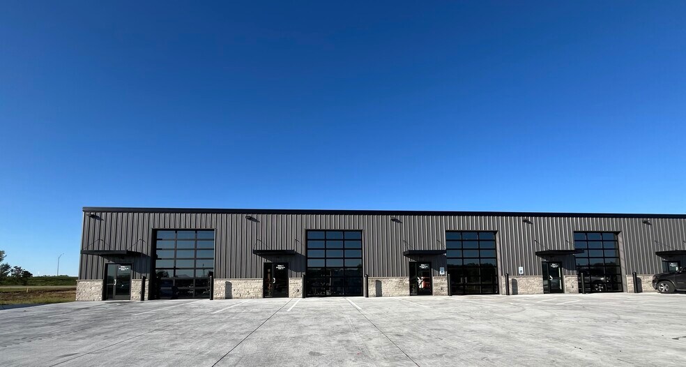 23901 Southwest St, Waterloo, NE for lease - Building Photo - Image 1 of 1