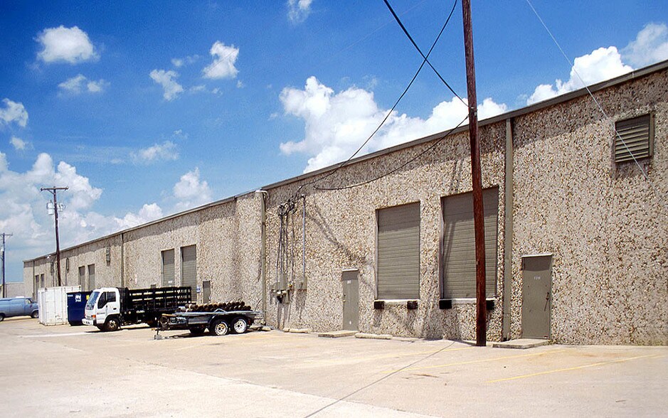 4384-4398 Sunbelt Dr, Addison, TX à louer - Autre - Image 3 de 6