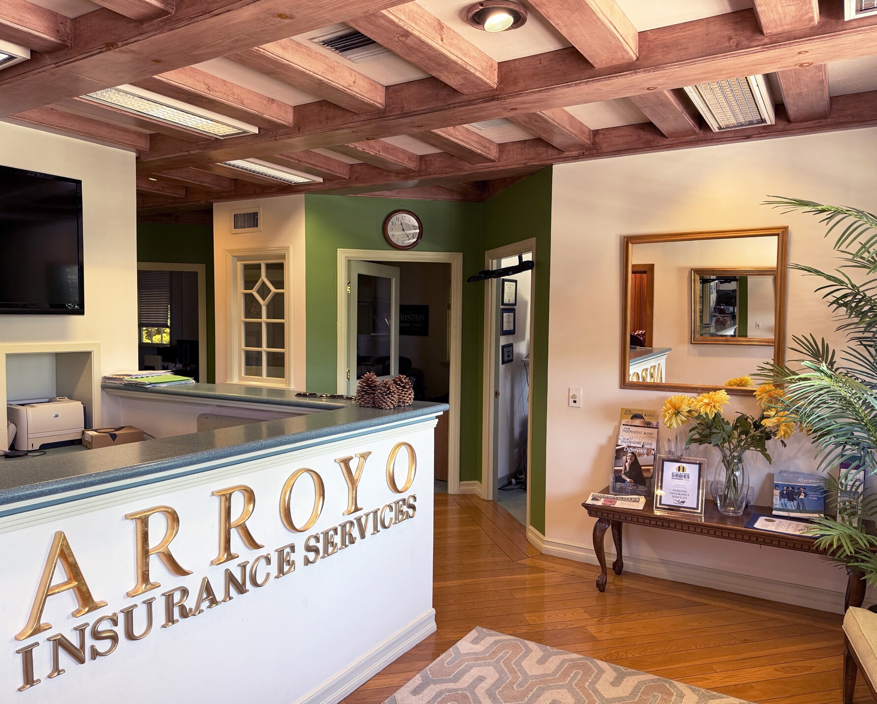 13743-13749 Riverside Dr, Sherman Oaks, CA for lease Lobby- Image 1 of 5