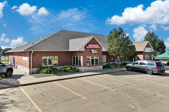 2459 E Euclid Ave, Des Moines, IA for sale Interior Photo- Image 1 of 3