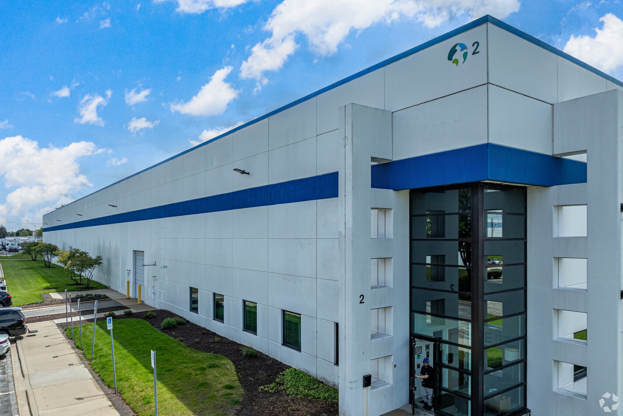 2 Gateway Ct, Bolingbrook, IL for lease Primary Photo- Image 1 of 5