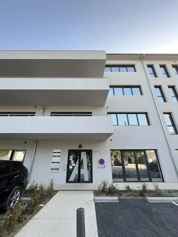 Office in Aubagne for lease Building Photo- Image 1 of 5