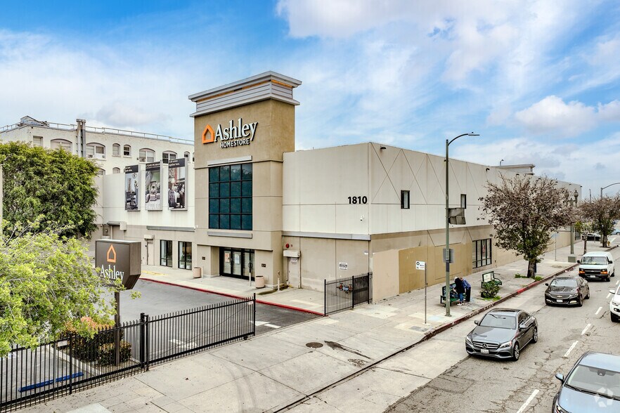 1810 S Broadway, Los Angeles, CA à louer - Photo du bâtiment - Image 3 de 6