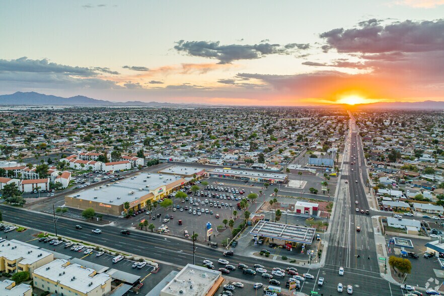 Thomas Rd, Phoenix, AZ à louer - Aérien - Image 3 de 12