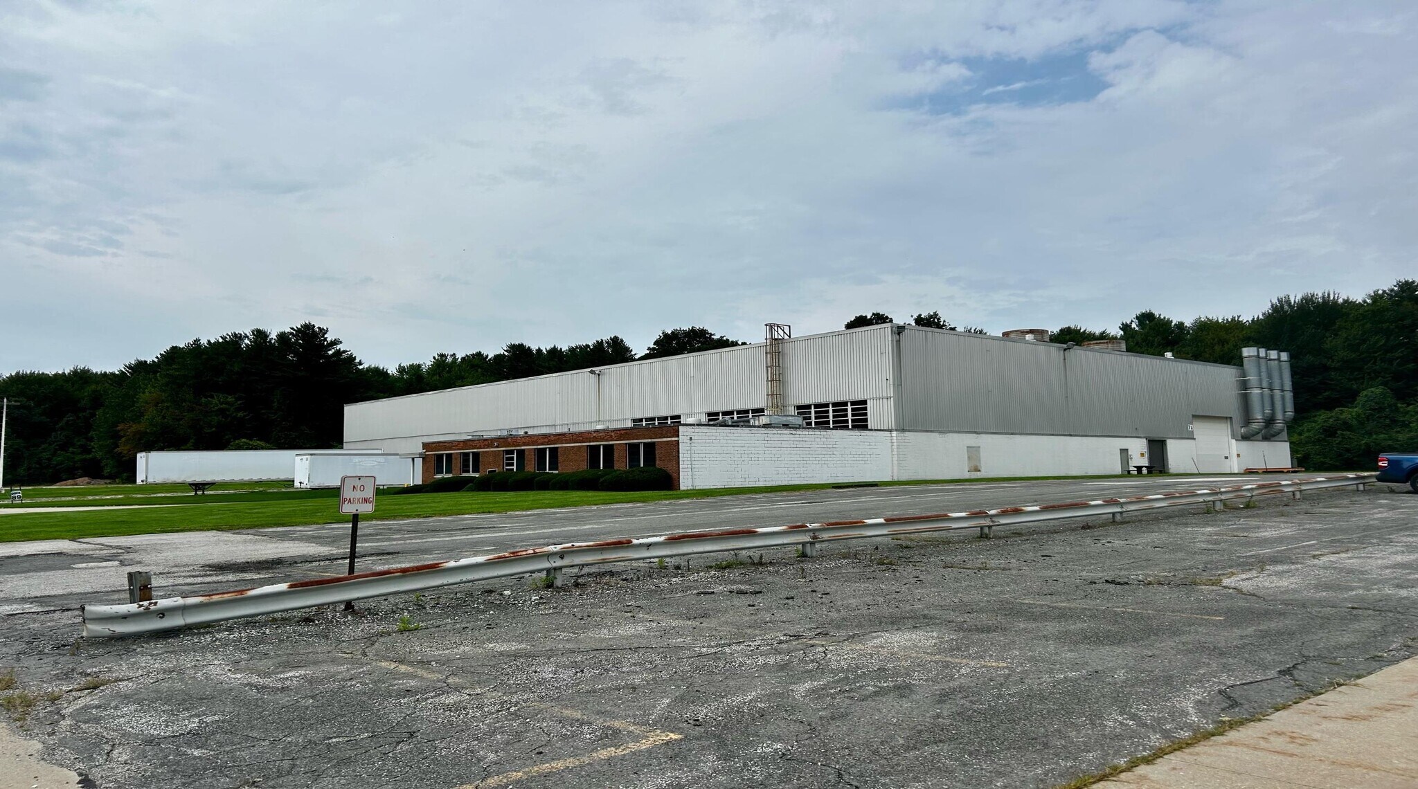 16492 Chillicothe Rd, Chagrin Falls, OH for lease Building Photo- Image 1 of 5