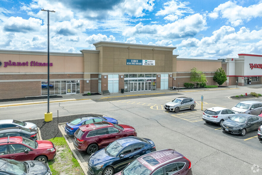 2540 Sycamore Rd, Dekalb, IL for sale - Primary Photo - Image 1 of 9