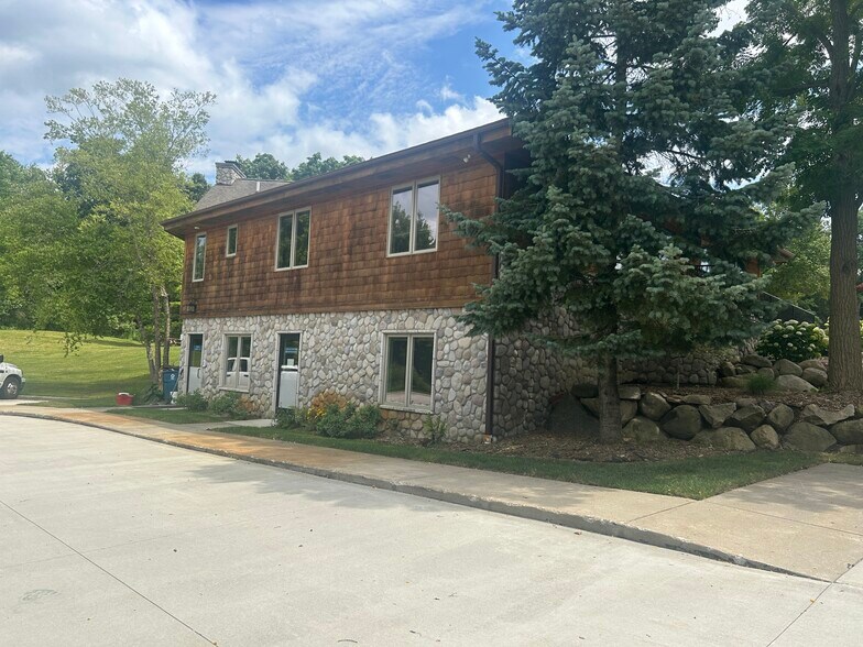 15045 Dixie Hwy, Holly, MI for lease - Building Photo - Image 3 of 14