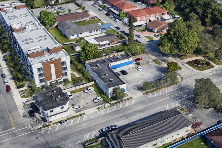497 W 23rd St, Hialeah, FL à vendre - Photo du bâtiment - Image 3 de 12