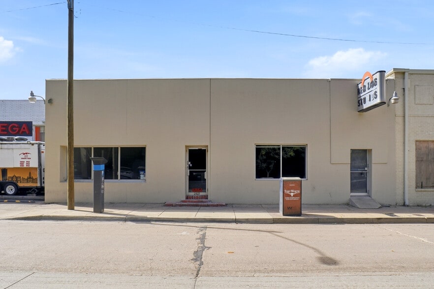 2927 Morton St, Fort Worth, TX for lease - Primary Photo - Image 1 of 18