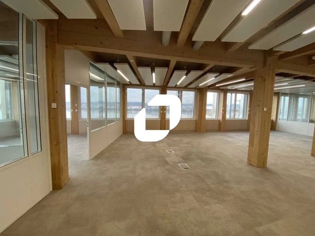 Office in Bordeaux for lease Interior Photo- Image 1 of 24