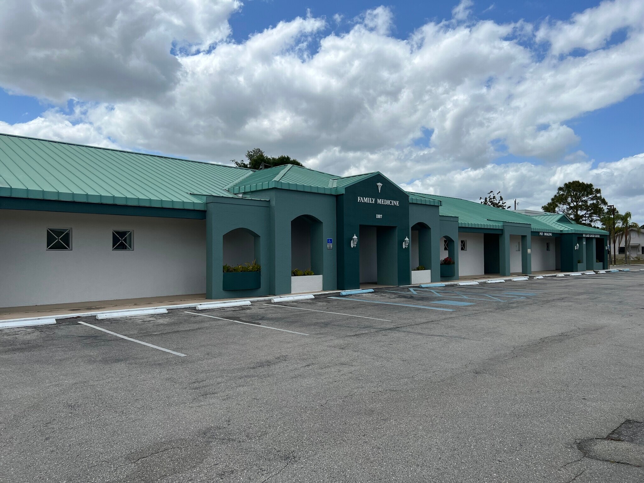1101-1115 N Parrott Ave, Okeechobee, FL à louer Photo du bâtiment- Image 1 de 11