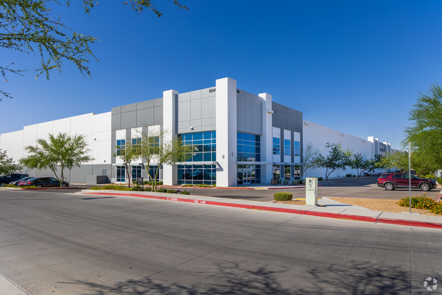 5840 Donovan Way, Las Vegas, NV for lease - Primary Photo - Image 1 of 4