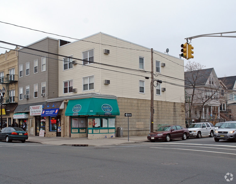 643 Broadway, Bayonne, NJ for sale - Primary Photo - Image 1 of 1