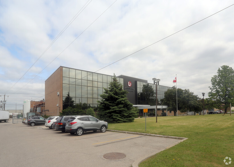 25 City View Dr, Toronto, ON for lease - Primary Photo - Image 1 of 4