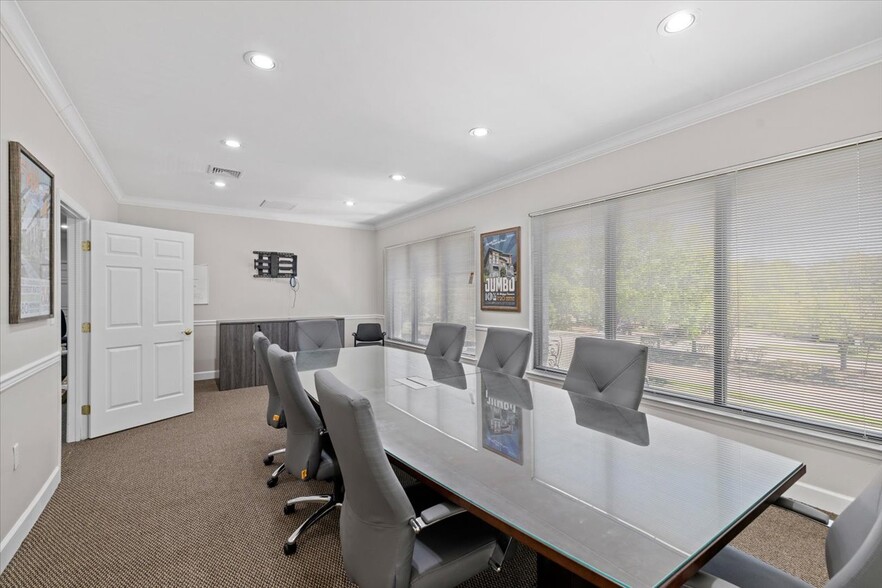 2450-2462 Tim Gamble Pl, Tallahassee, FL for lease - Interior Photo - Image 2 of 29