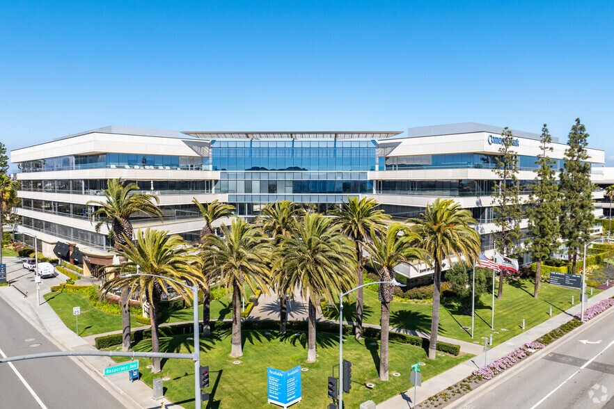 2301-2321 Rosecrans Ave, El Segundo, CA à louer - Photo du bâtiment - Image 3 de 12