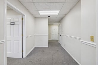 159-167 Belle Forest Cir, Nashville, TN for lease Interior Photo- Image 2 of 11