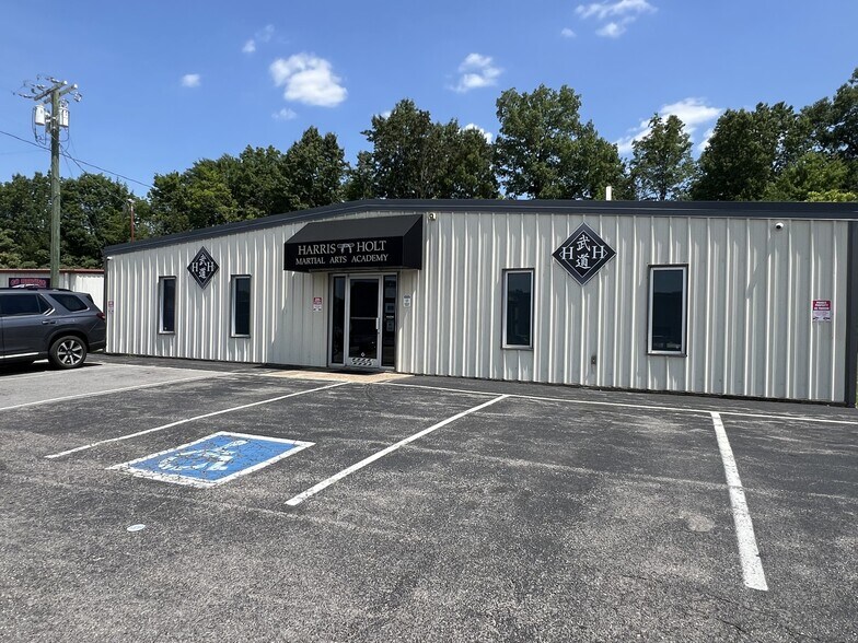 211 W Dunbar Cave Rd, Clarksville, TN à vendre - Photo du bâtiment - Image 3 de 25